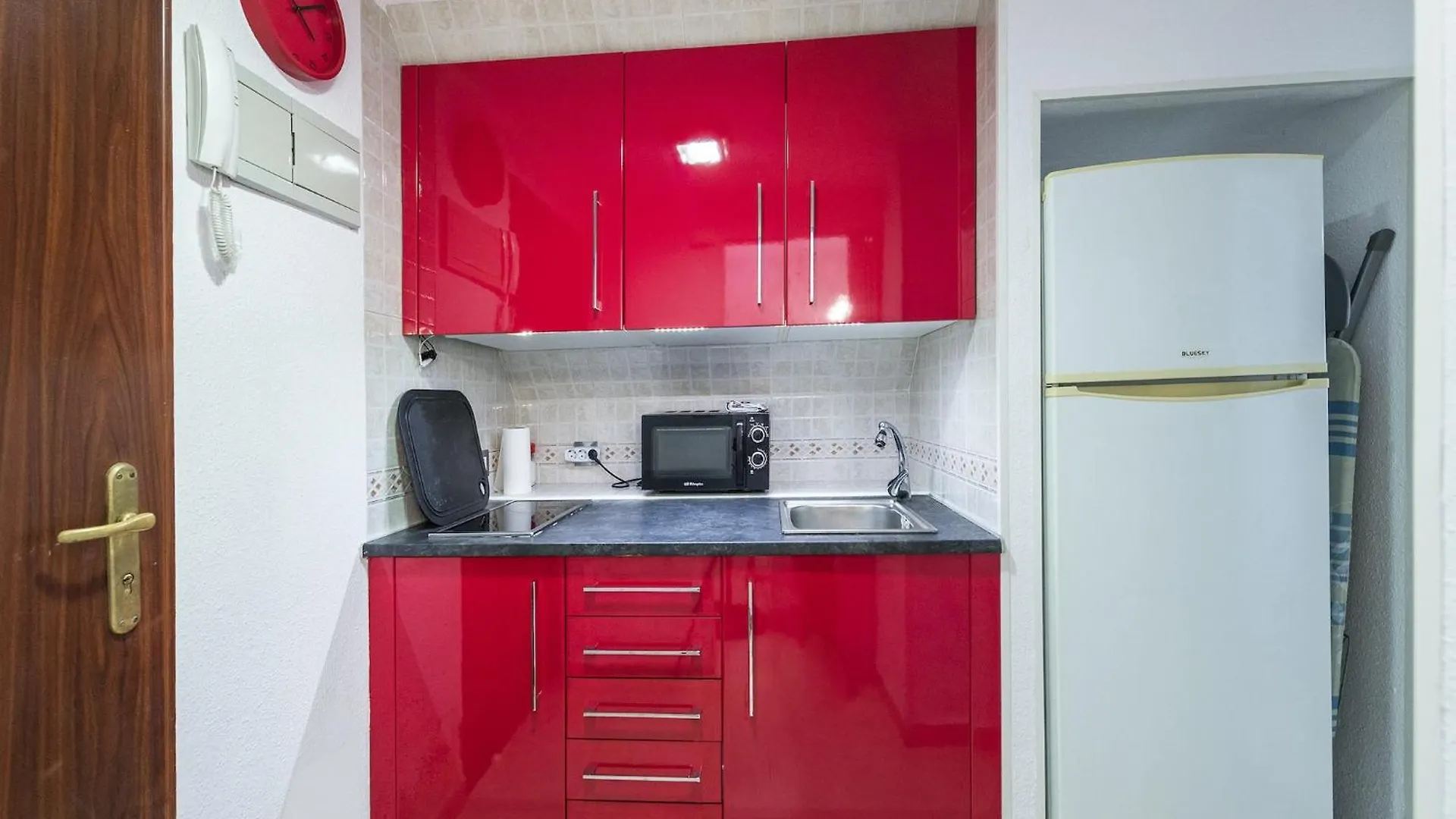 Amazing Apartment With Swimming Pool 토레몰리노스