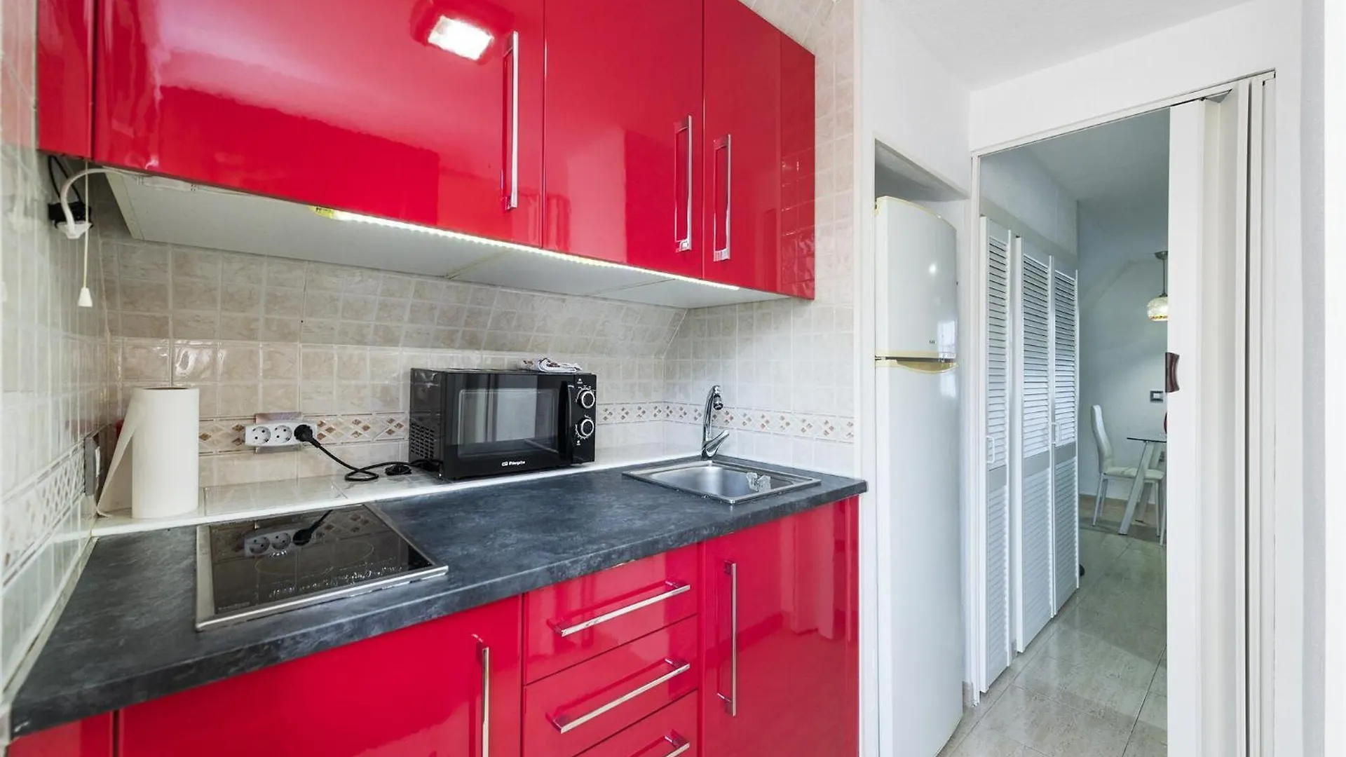 Amazing Apartment With Swimming Pool 토레몰리노스 스페인